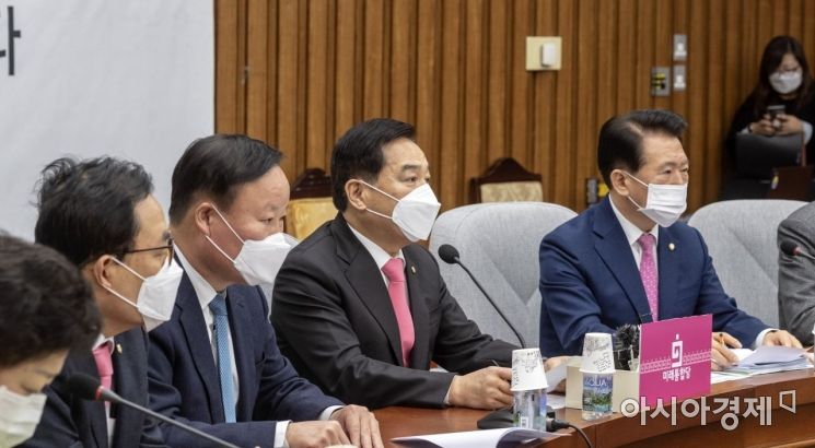 [포토] 모두 발언하는 심재철 원내대표