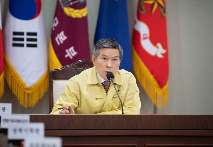 정 장관 “현 상황은 전시상황”… 한국·주한미군 코로나 확진자 급증