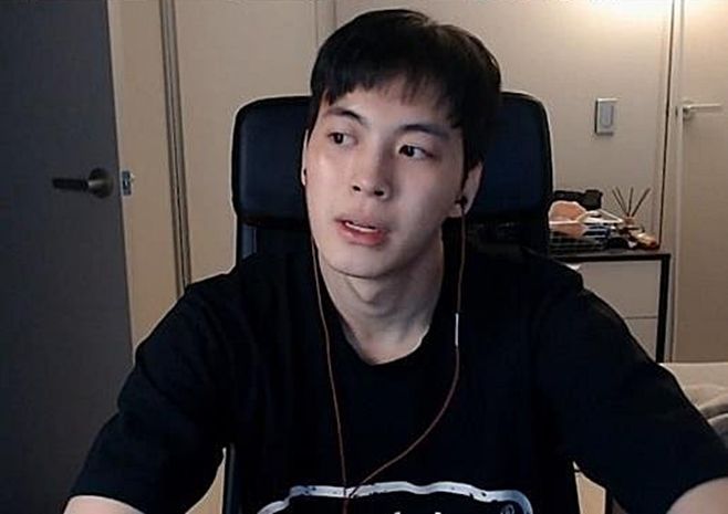 빅스 홍빈이 개인 인터넷 방송에서 발언하는 모습. 사진=홍빈 인터넷 방송 캡처