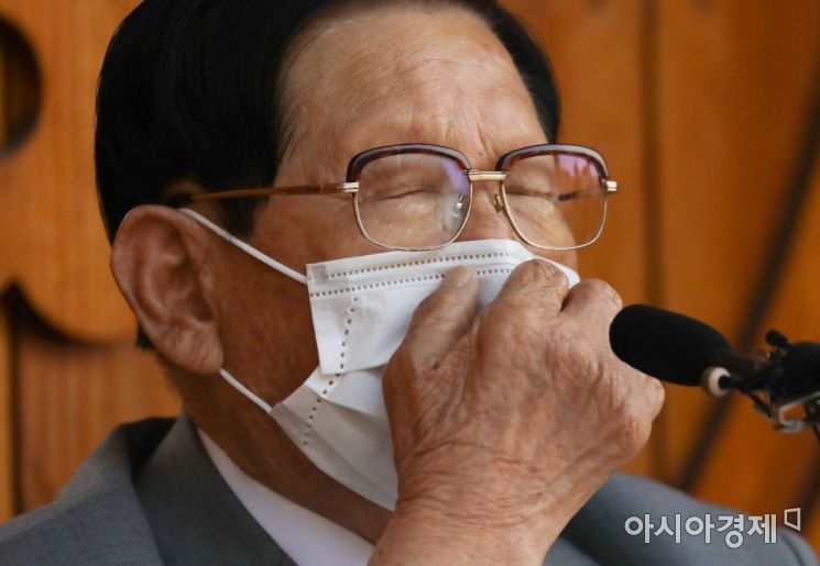 이만희, 강제폐쇄 신천지 시설 들어가 조경공사 지시...경기도 고발 검토