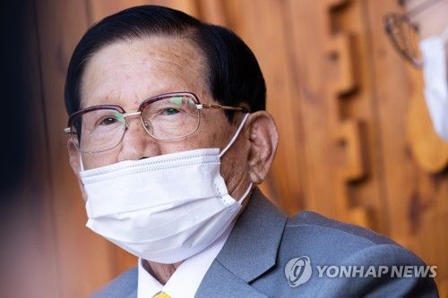 검찰, '1심 집유' 신천지 이만희 항소심서 징역 5년 구형