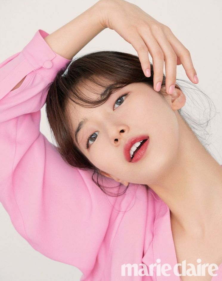봄을 부르는 "수지의 세 가지 립스타일"