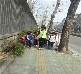 등하굣길 걱정...노원구 ‘워킹 스쿨버스’로 해결
