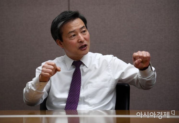[아시아초대석]조성목 서민금융연구원장 "서민 맞춤형 '가정경제주치의' 만들어야"