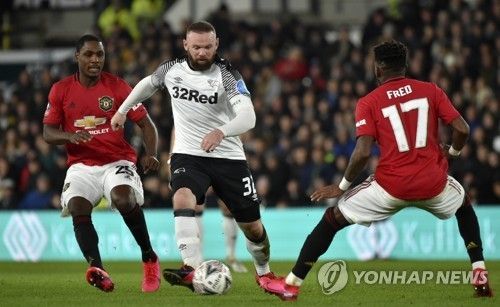 맨유, 웨인 루니 소속 더비 카운티에 3-0 완승…FA컵 8강 진출
