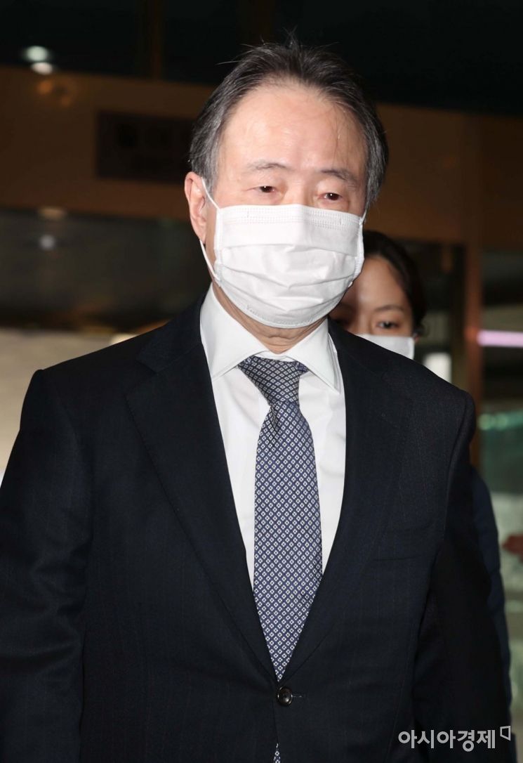 [포토]초치된 도미타 고지 대사 