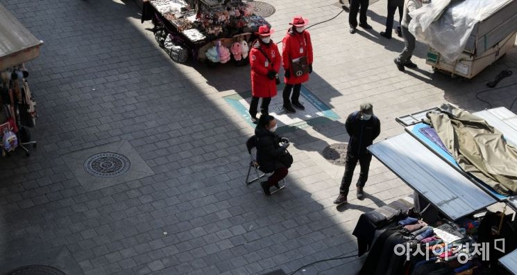 [포토] 관광객 발길 끊어진 남대문 시장