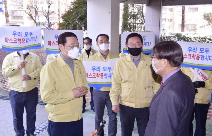 [포토] 이용섭 광주시장, 집합예배 자제 ‘현장호소’