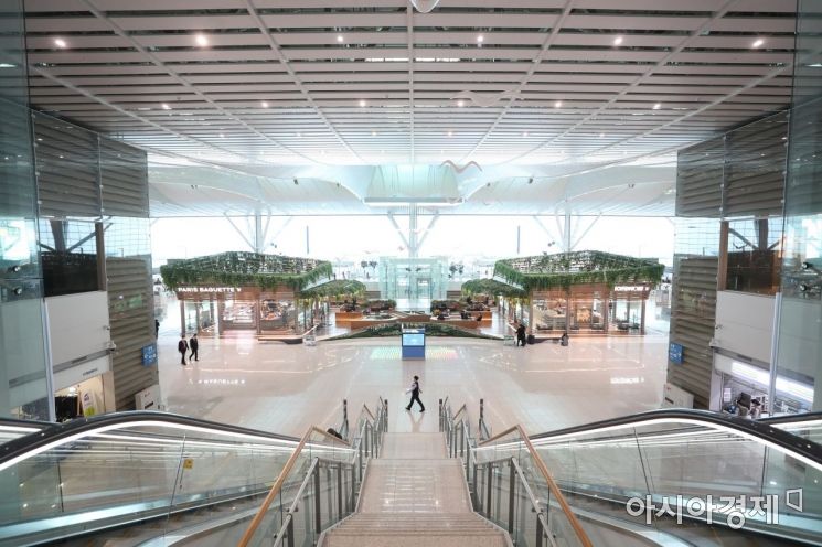 [포토]'코로나19' 한산한 인천국제공항 2터미널 