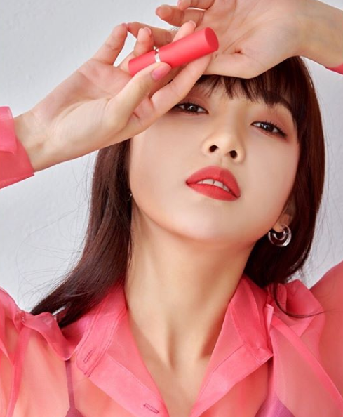 레드벨벳 조이의 뷰티 "화보 2020 S/S 룩북"