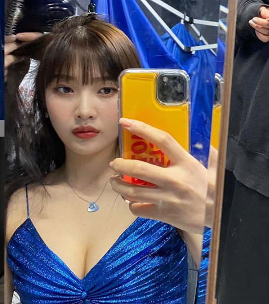 들기만 해도 예뻐, 거울샷 완성하는 '핸드폰 케이스'