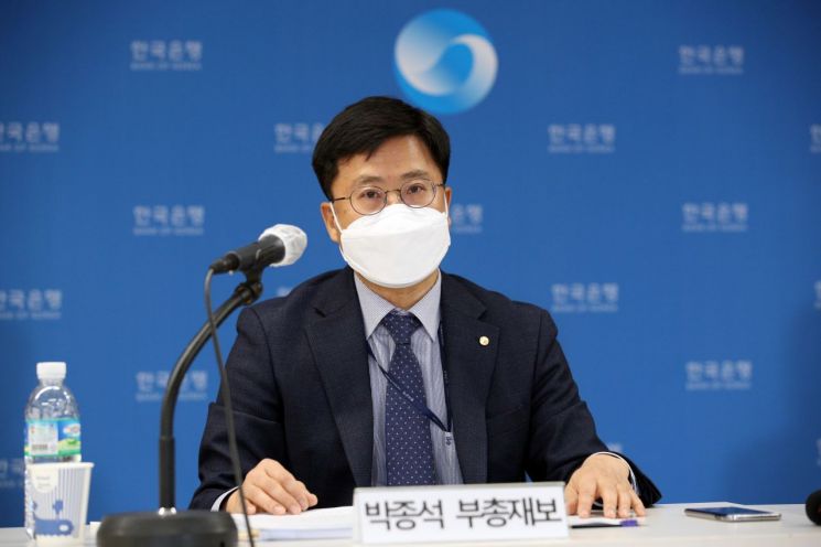 한은 "코로나19 미국·유럽 확산…韓경제영향 더 커질 수 있어"