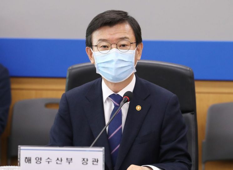 문성혁 해수장관, 코로나19 재검사도 '음성'…25일부터 정상 출근