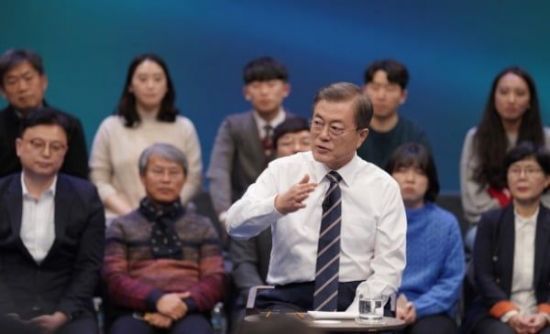 '문빠' 득인가 실인가…'팬덤 정치' 어떻게 생각하십니까 [한승곤의 정치수첩]