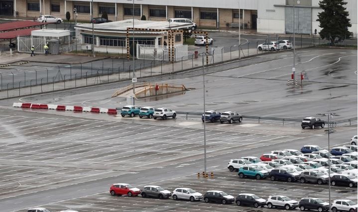 코로나19 사태 확산으로 폐쇄된 스페인 팜플로나의 폭스바겐 공장 모습(연합뉴스)
