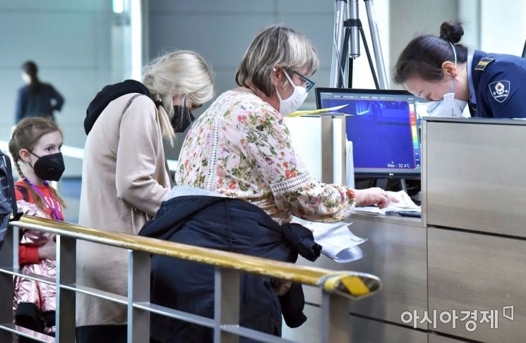 오늘부터 인천공항 '워킹스루' 진료소…日최대 2000명 검사(상보)