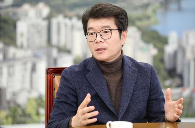[인터뷰]정원오 성동구청장 “코로나19 위기 처한 소상공인, 실직자 등 위해 민생정책 집중”