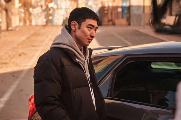 '사냥의 시간' 韓최초 넷플릭스 공개…극장서도 볼 수 있을까