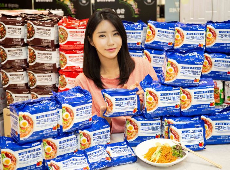 홈플러스, 국민 라면 시리즈 4탄 ‘국민비빔면’ 선보여