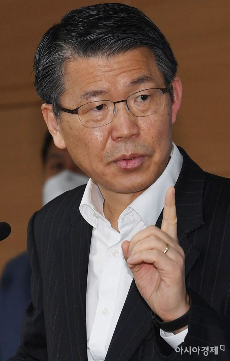 은성수 위원장 "기업자금 위기설은 과장…사실 아니다"