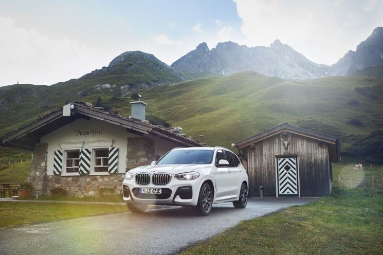BMW, X3 최초 PHEV 국내 출시…7350만원부터