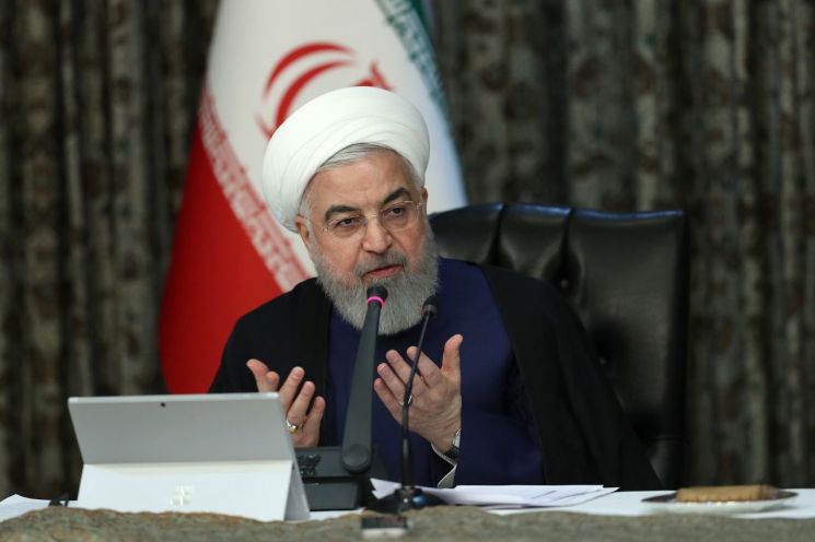 이란 대통령 "美제재 상황에도 코로나19에 올해 예산 20% 할당"