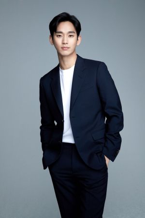 하나은행, 새 광고모델로 배우 김수현 발탁