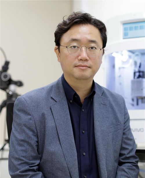 4월의 과학기술인으로 선정된 김상우 성균관대 교수