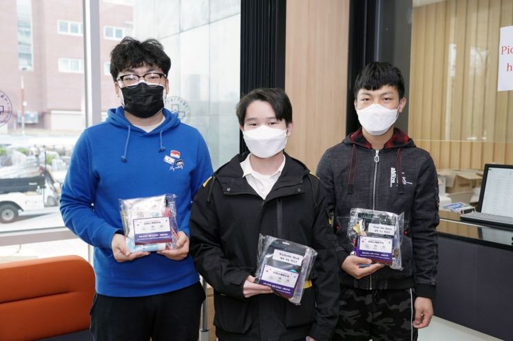 서울과기대, 외국인 학생 700여명에 격려 물품 전달
