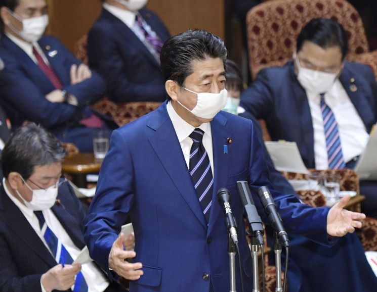 아베 日총리, 도쿄 봉쇄설 부정…"긴급사태 선언할 상황 아냐"