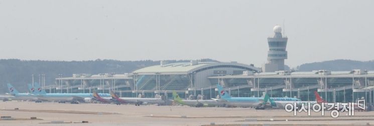 [포토]인천국제공항 주기장에 멈춰 선 항공기 