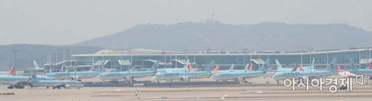 지난 2일 인천국제공항 주기장에 항공기들이 멈춰 서있는 모습. / 문호남 기자 munonam@