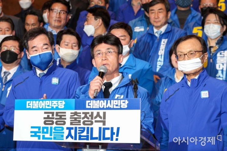[포토]발언하는 최배근 더불어시민당 상임공동선대위원장
