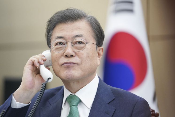 덴마크 총리 文대통령과 통화 "한국과의 협력 매우 기대"