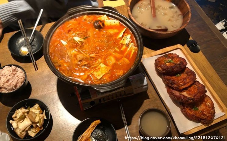 [드링킷] 감성 낭낭한 테마 술집을 소개합니다.