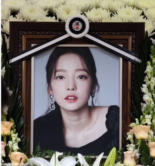 故 구하라 친오빠 "친모, 동생 장례식서 연예인한테 사진찍자고" 분통