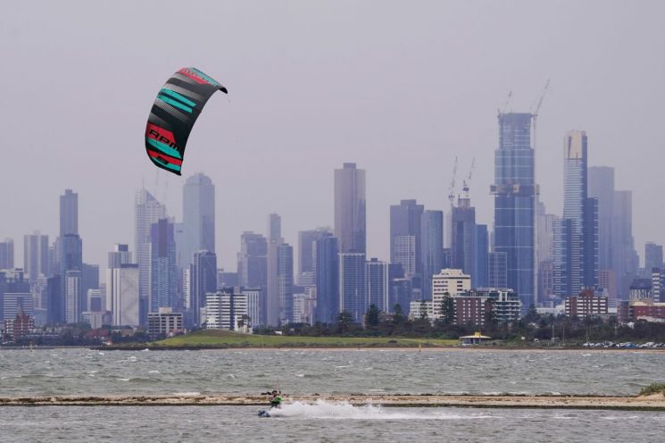 코로나19 고통분담하라…기업들 배당금 논란
