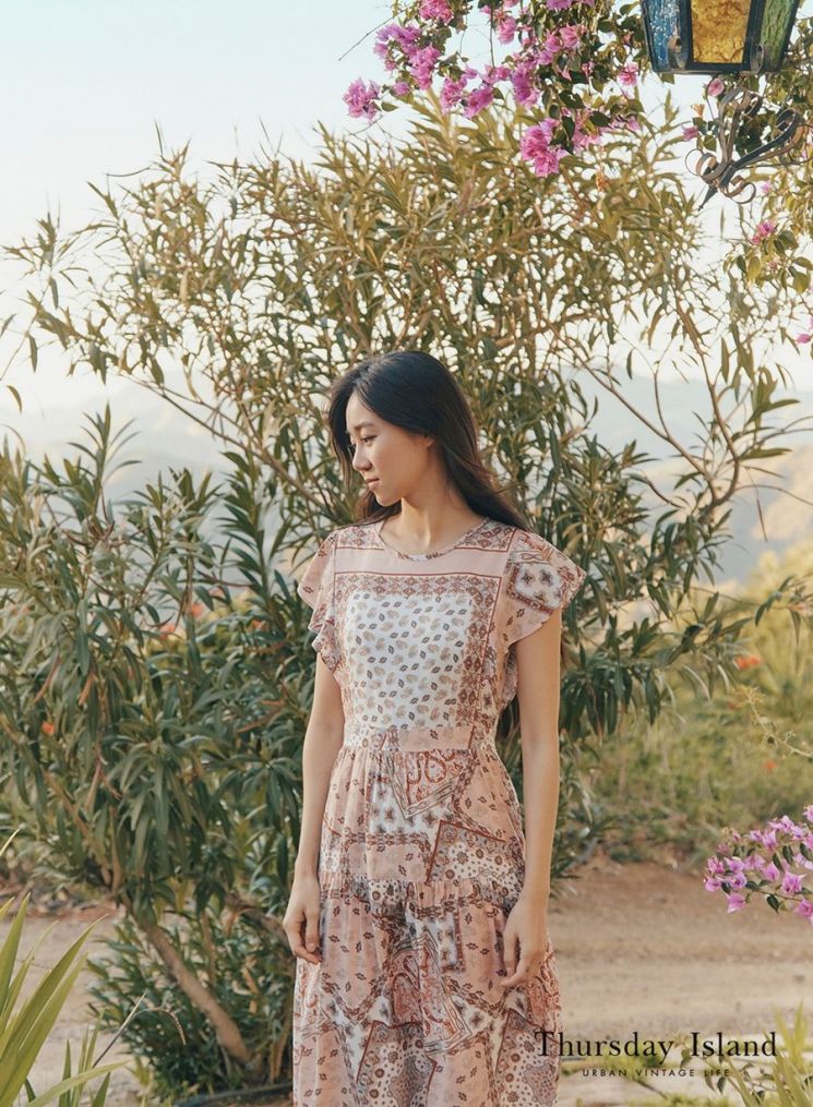 공효진, 감각적인 플로럴 패턴 원피스룩