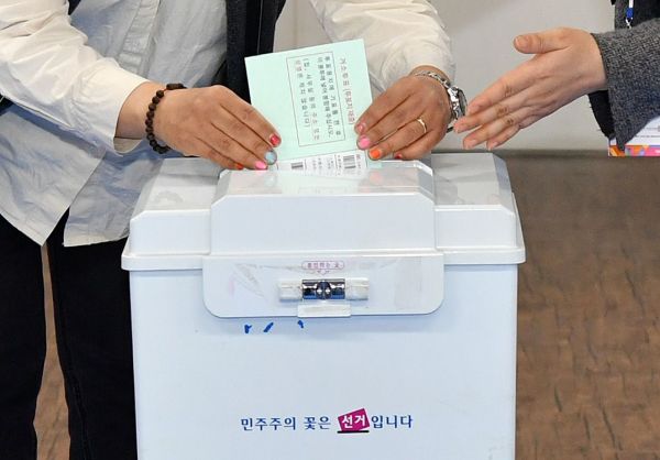 국회 정개특위, 선거구 개편 논의 착수…與, 오늘 간담회