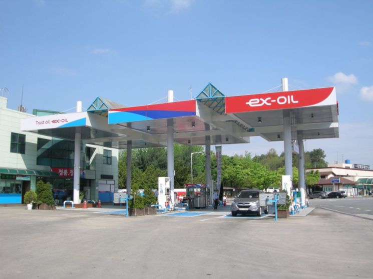 주유소 휘발유 가격 3주 연속 보합세…전국 평균 1361.1원 