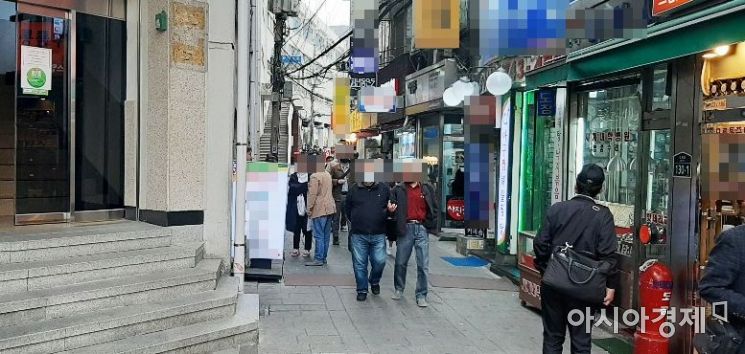 10일 오후 서울 종로구 종로2가 인근 '아구찜' 골목. 사진=한승곤 기자 hsg@asiae.co.kr