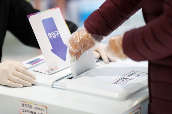 "3번부터 시작인 줄 몰랐다" 비례 정당 투표용지 순서 변화 유권자 '불편'