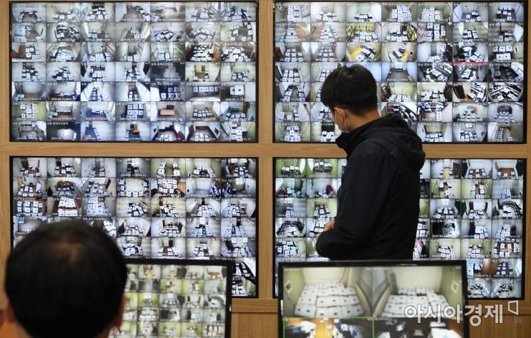 [포토] 사전투표함 '철통감시'