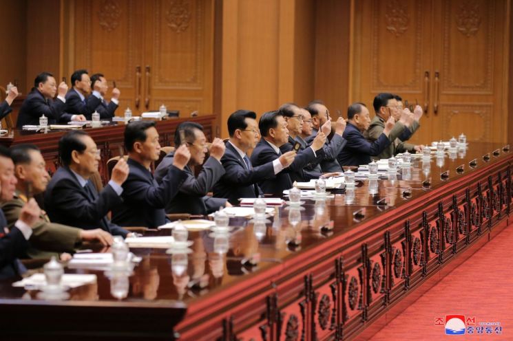 북한 최고인민회의 제14기 제3차회의가 지난 12일 만수대의사당에서 열렸다고 조선중앙통신이 13일 보도했다.