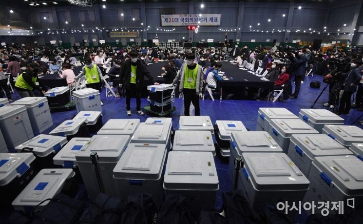 [정치, 그날엔…] 2008 총선 '아찔한 점심', 서울 투표율 흑역사