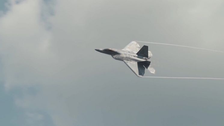 양낙규의 Defense Video]F-22 랩터 데모팀의 역할은 - 양낙규기자의 Defense Club