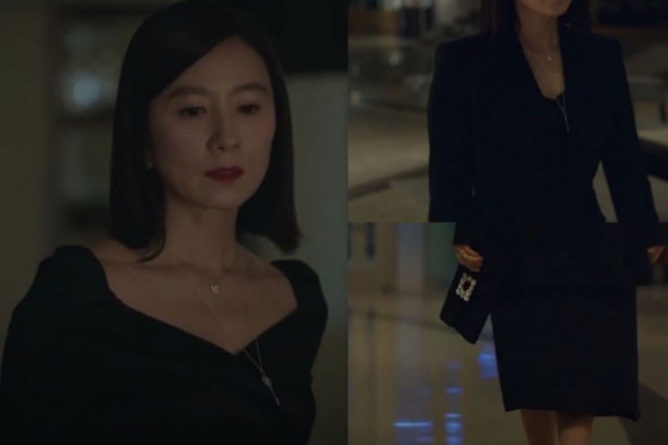 올블랙을 시크하게 소화한 김희애