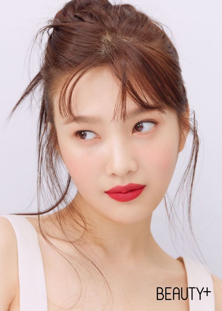 조이의 레드·로즈·코랄(화보)