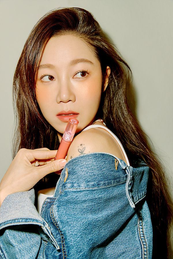 어뮤즈 모델 공효진