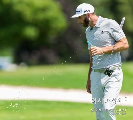 [골프토픽] 유러피언투어 "코로나19 사태에 침뱉기 금지"